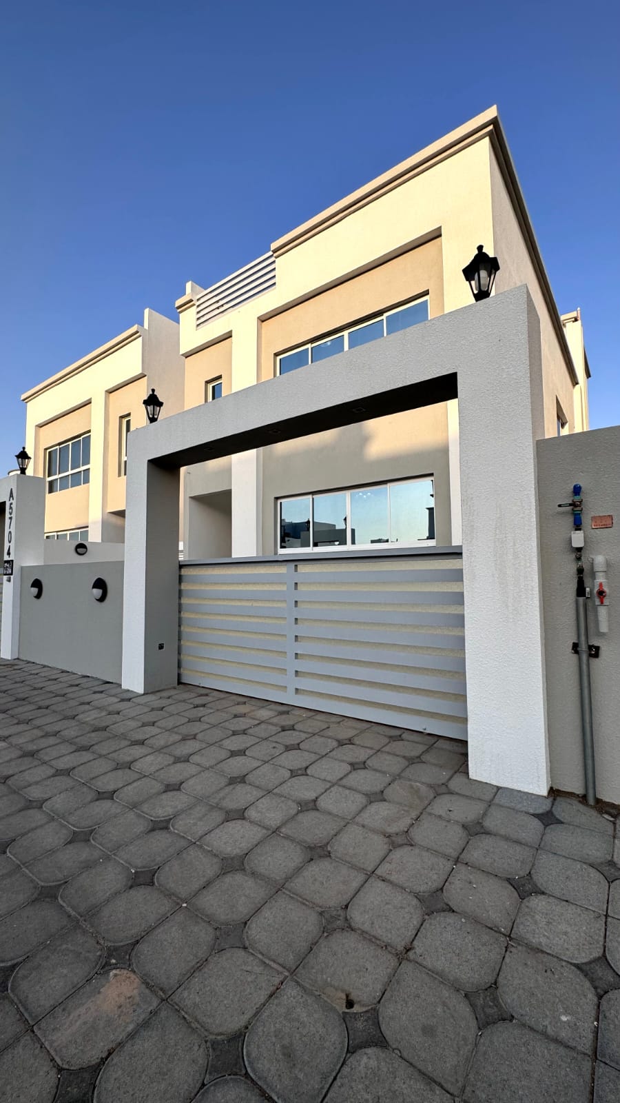 توين فيلا منفصله في الخوض 6 بمواصفات ممتازة